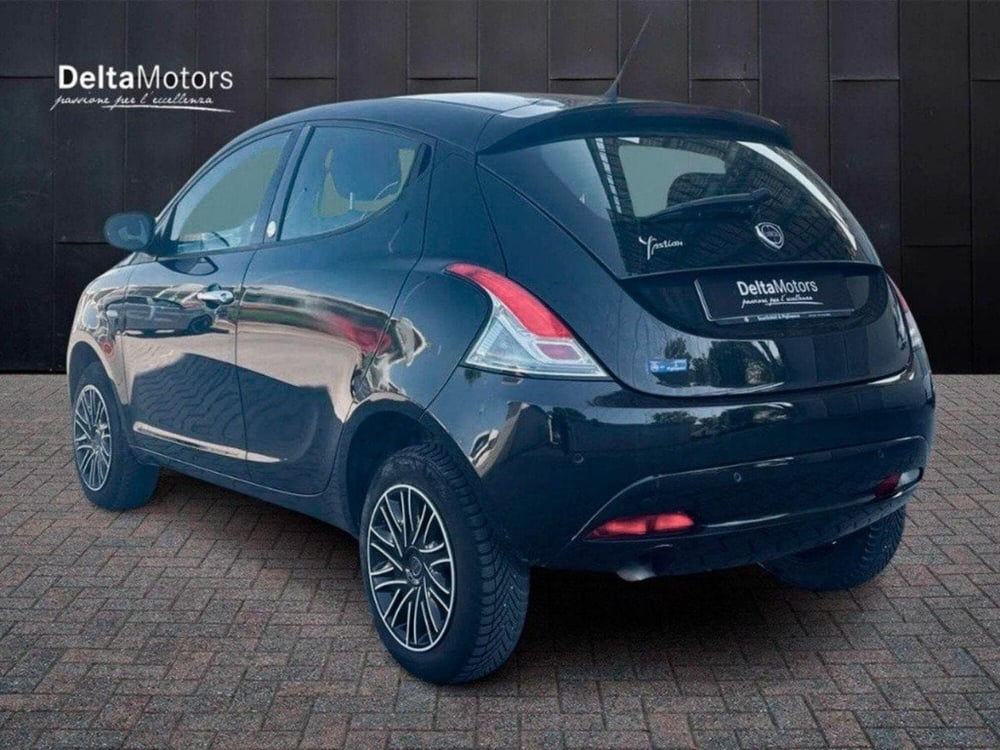 Lancia Ypsilon usata a Macerata (5)