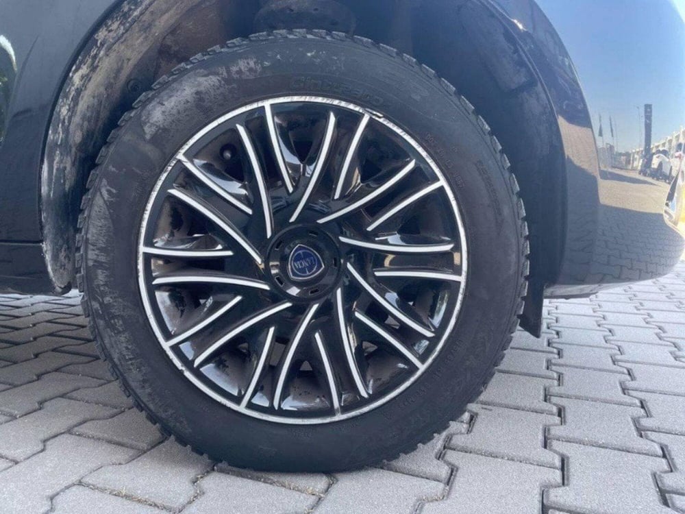 Lancia Ypsilon usata a Macerata (8)