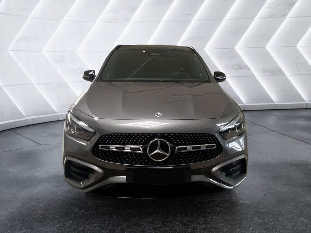 Mercedes-Benz GLA SUV usata a Napoli (2)