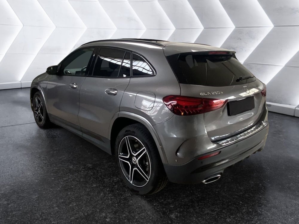 Mercedes-Benz GLA SUV usata a Napoli (6)