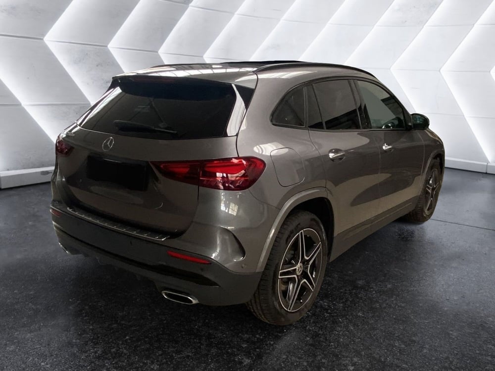 Mercedes-Benz GLA SUV usata a Napoli (7)