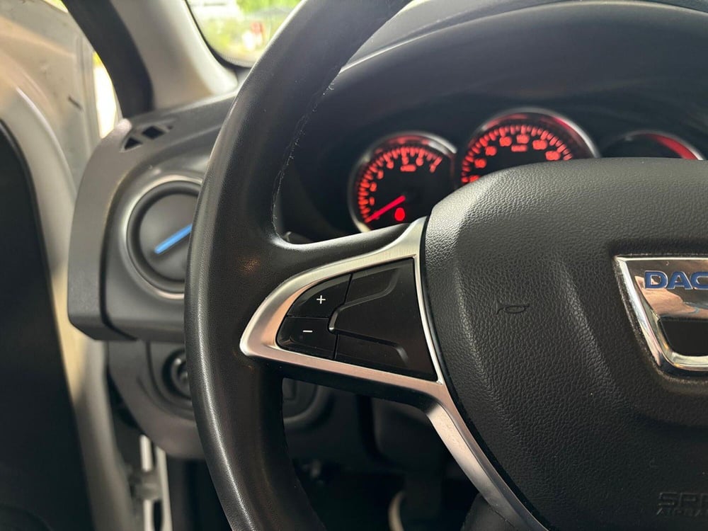 Dacia Sandero usata a Pavia (10)