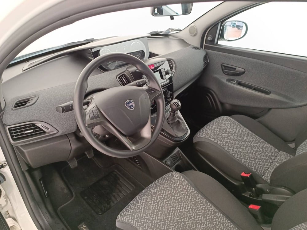 Lancia Ypsilon usata a Treviso (10)