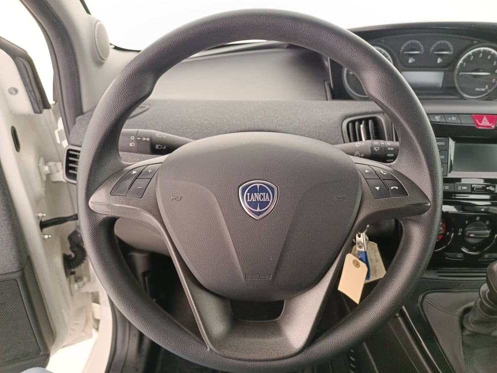 Lancia Ypsilon usata a Treviso (13)