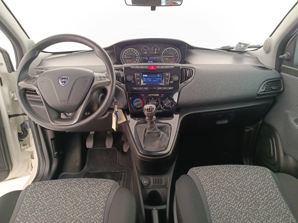 Lancia Ypsilon usata a Treviso (9)