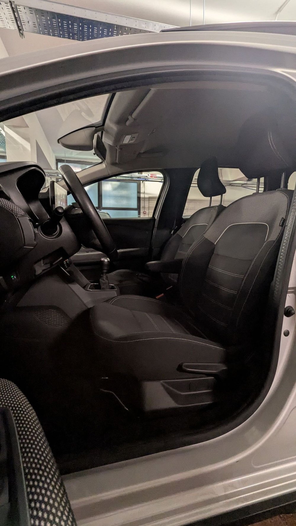 Dacia Jogger usata a Milano (12)