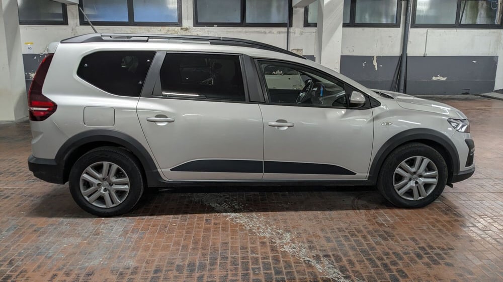 Dacia Jogger usata a Milano (4)
