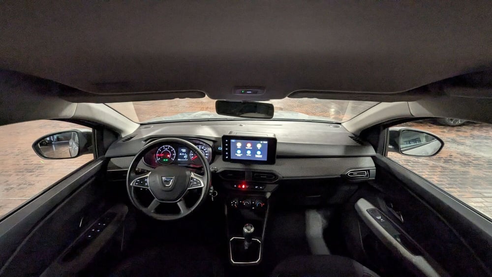 Dacia Jogger usata a Milano (6)