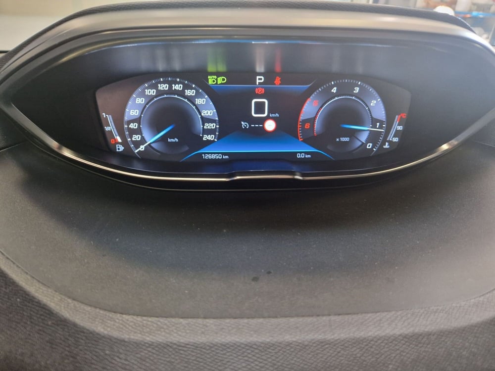 Peugeot 5008 usata a Varese (14)