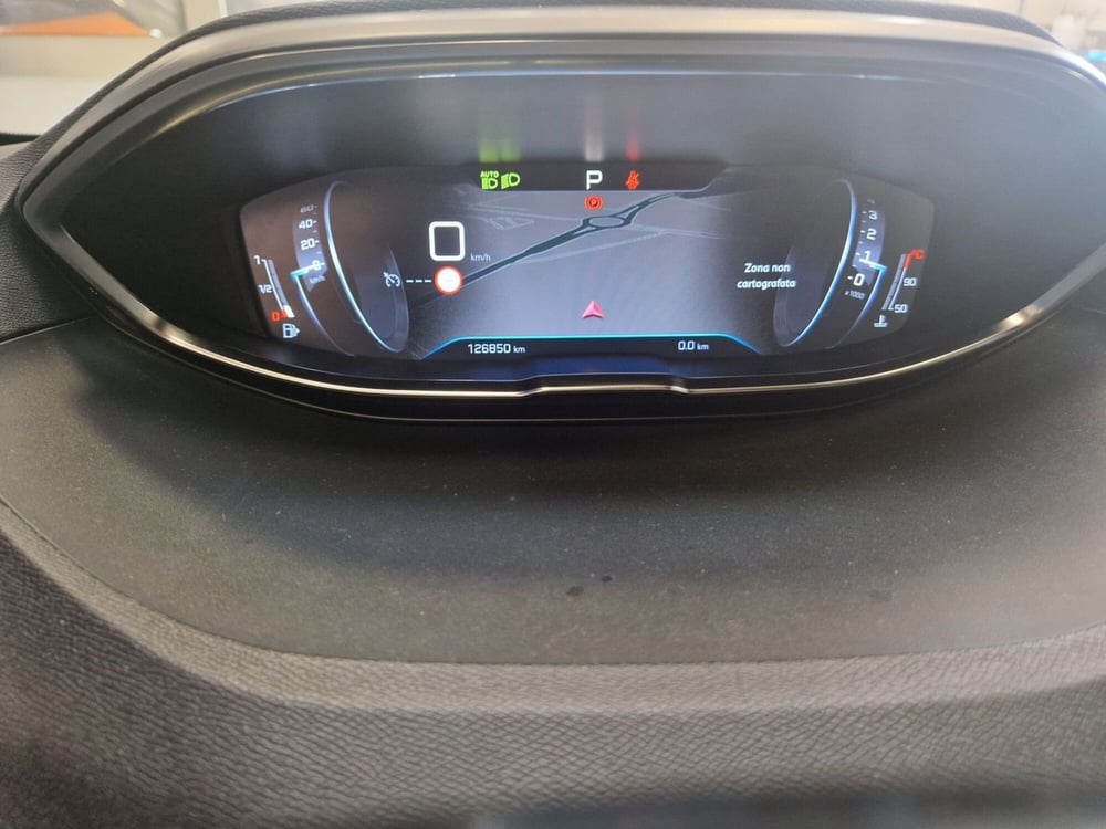 Peugeot 5008 usata a Varese (15)