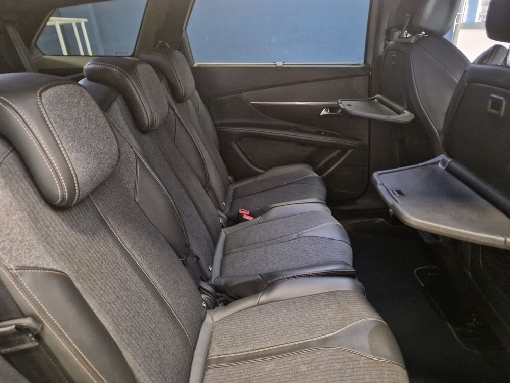 Peugeot 5008 usata a Varese (9)