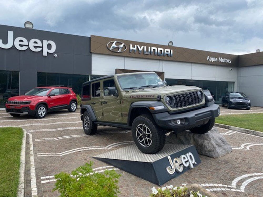 Jeep Wrangler Unlimited nuova a Benevento (4)