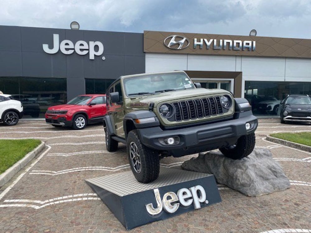 Jeep Wrangler Unlimited nuova a Benevento (5)