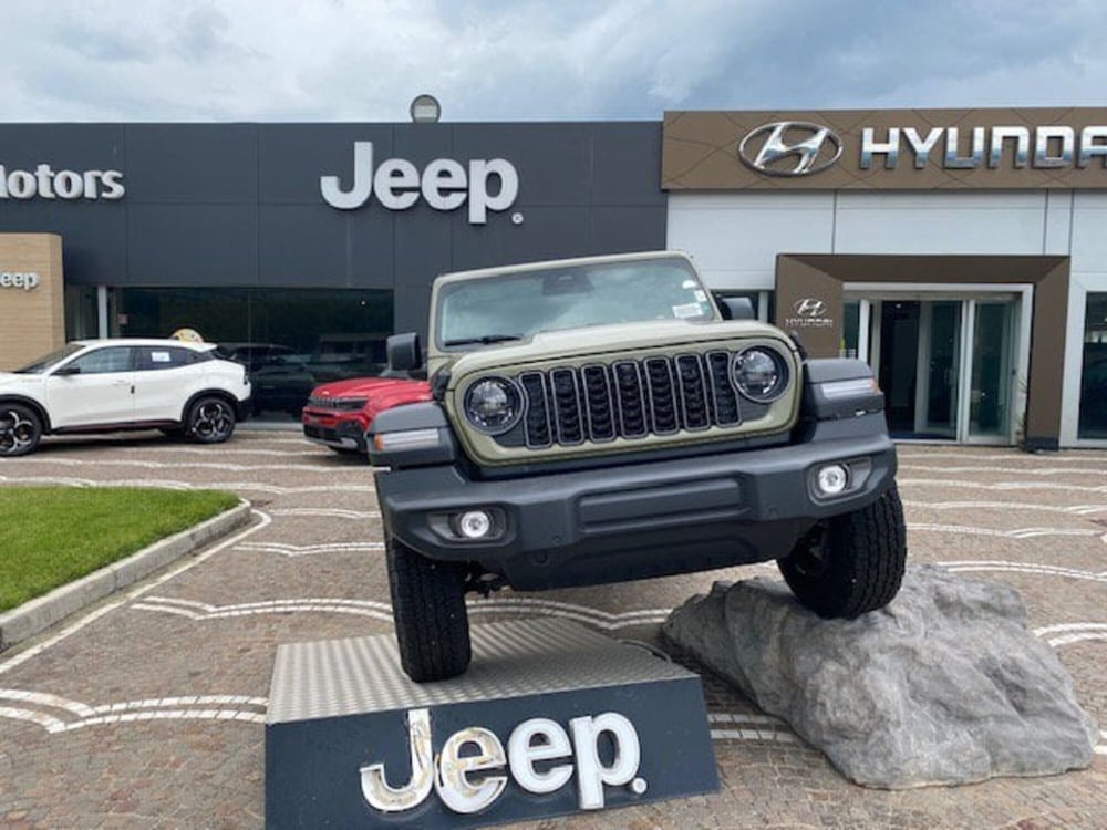 Jeep Wrangler Unlimited nuova a Benevento (6)