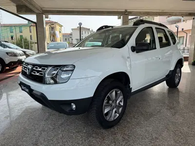 Dacia Duster 1.5 dCi 110CV 4x2 Laur&eacute;ate N1 del 2014 usata a Desenzano del Garda