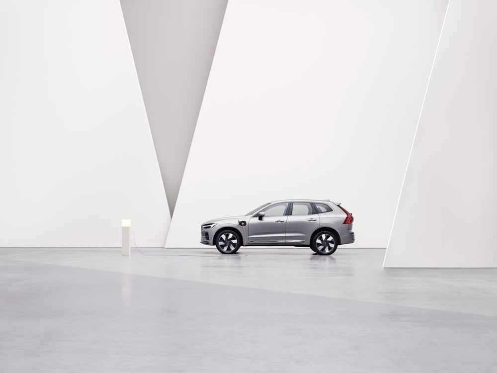 Volvo XC60 nuova a Pescara (2)