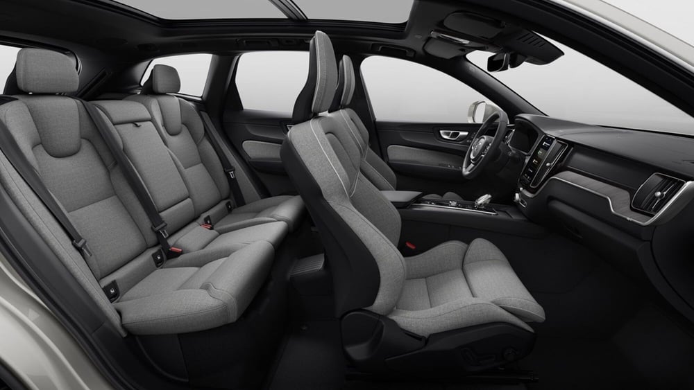 Volvo XC60 nuova a Pescara (5)