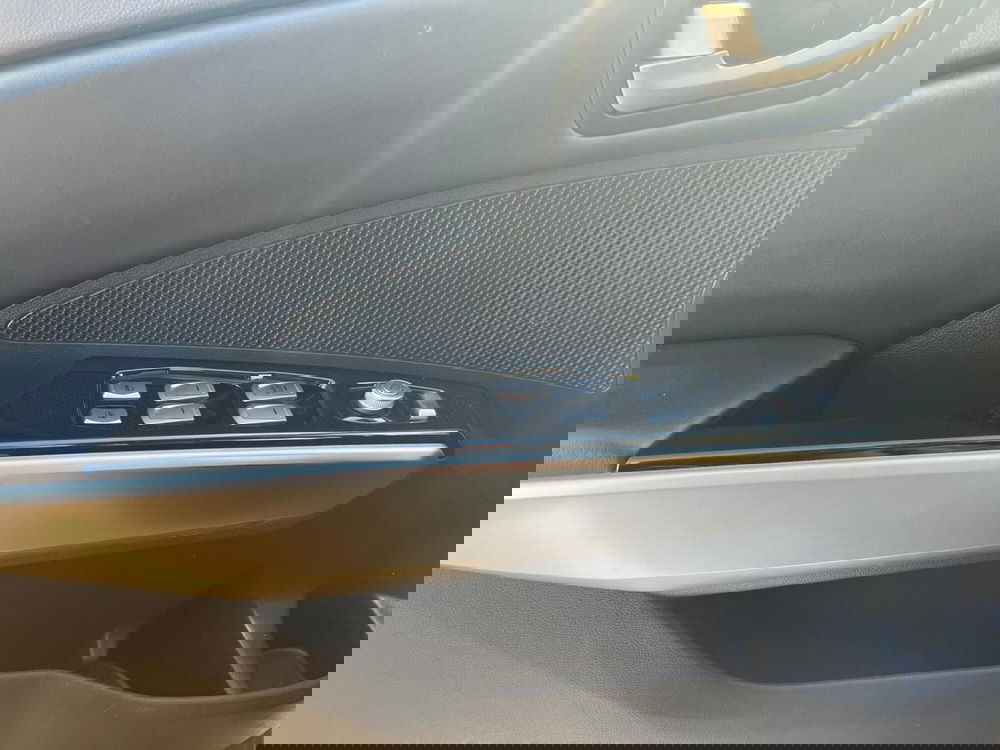 Ssangyong Tivoli usata a Lucca (9)