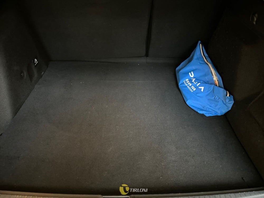 Dacia Duster usata a Milano (17)