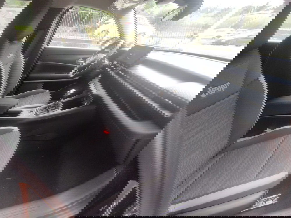 Jeep Avenger nuova a Arezzo (12)