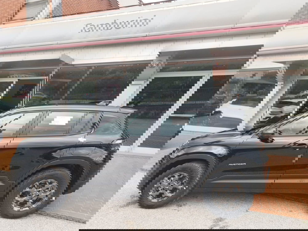 Jeep Avenger nuova a Arezzo (6)