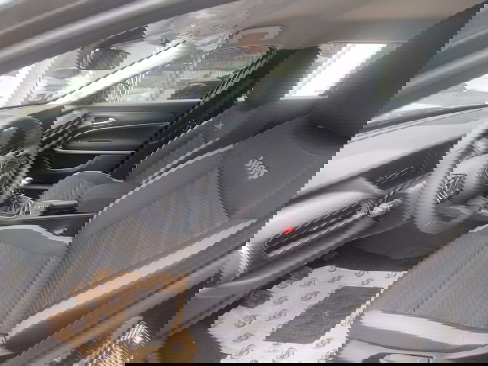 Jeep Avenger nuova a Arezzo (9)