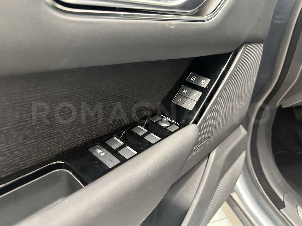 Land Rover Range Rover Velar nuova a Forlì-Cesena (13)