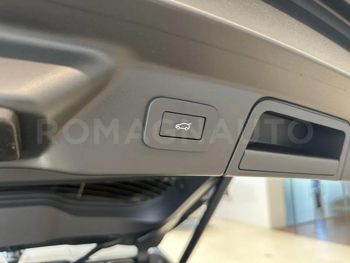 Land Rover Range Rover Velar nuova a Forlì-Cesena (18)