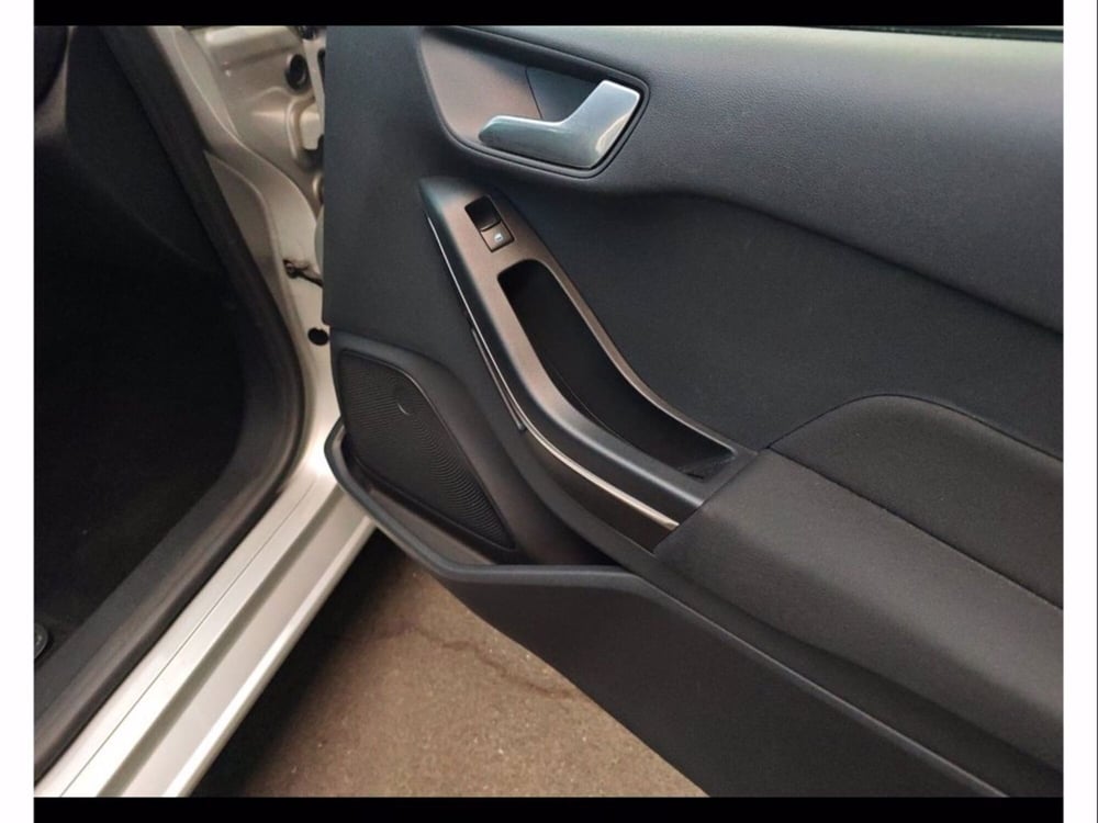 Ford Fiesta usata a Catania (13)