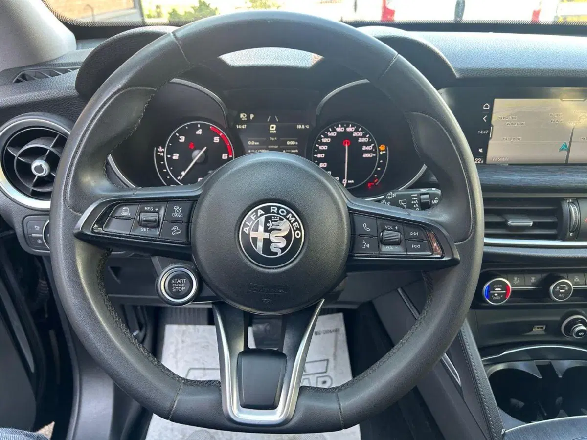 Alfa Romeo Stelvio usata a Reggio Emilia (11)