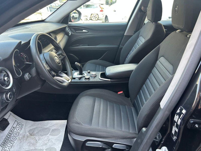 Alfa Romeo Stelvio usata a Reggio Emilia (8)