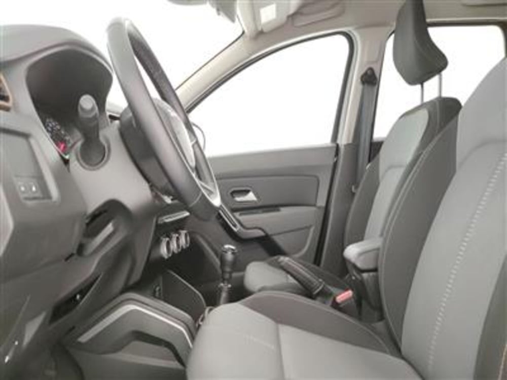 Dacia Duster usata a Bari (13)