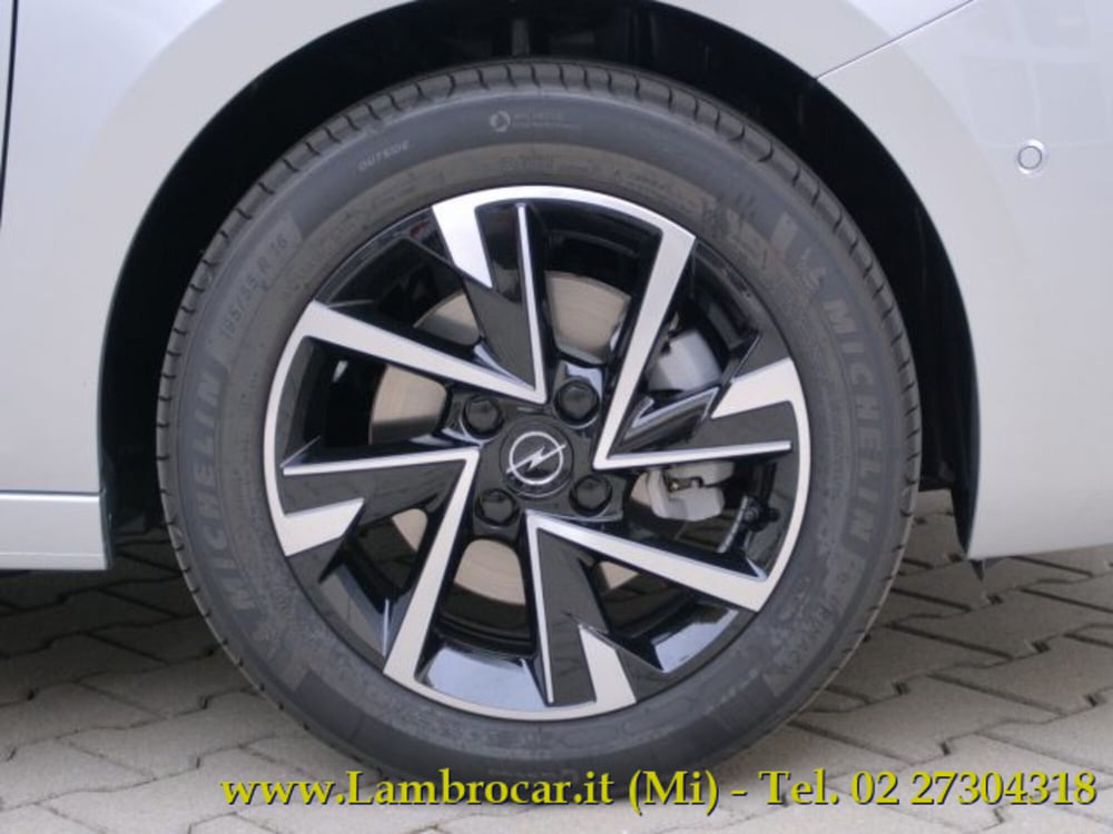 Opel Corsa nuova a Milano (12)