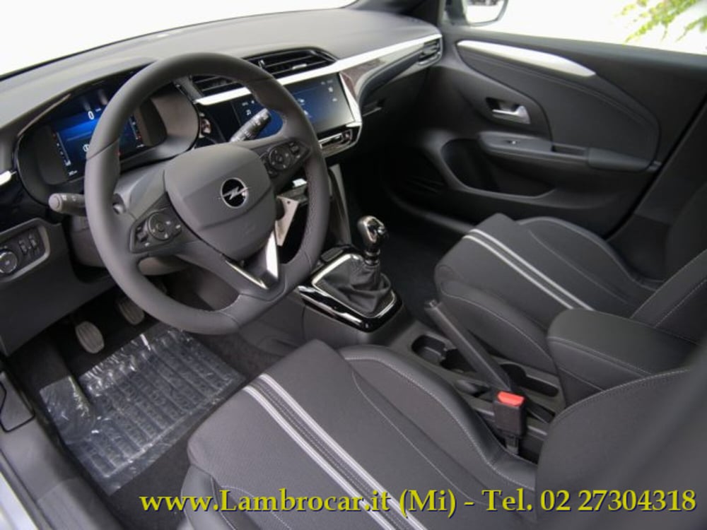 Opel Corsa nuova a Milano (3)