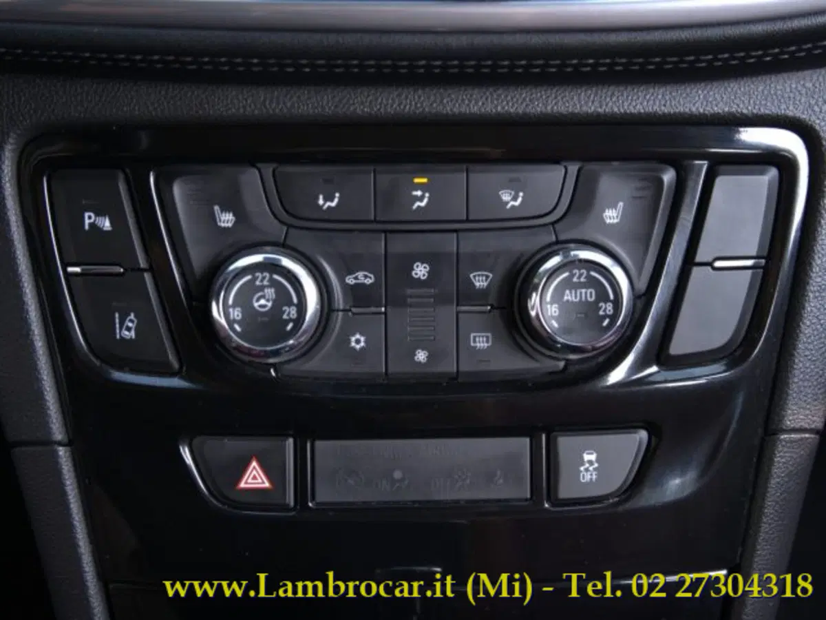Opel Mokka usata a Milano (11)