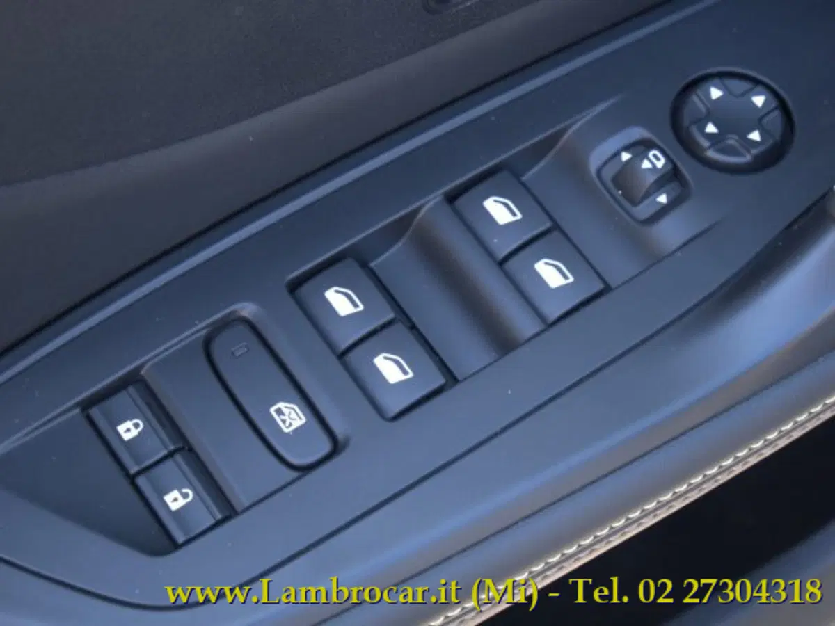 Peugeot 308 SW usata a Milano (17)