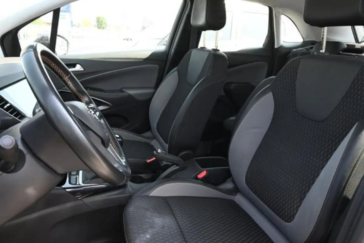 Opel Crossland X usata a Torino (12)