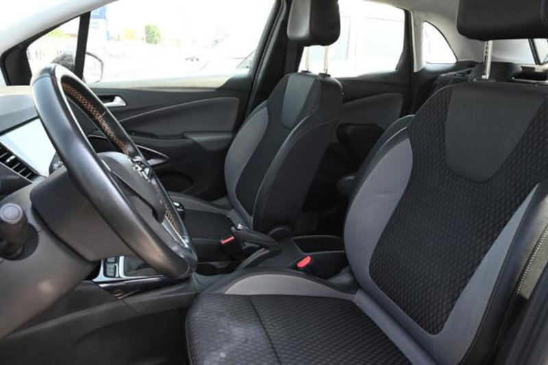 Opel Crossland X usata a Torino (12)