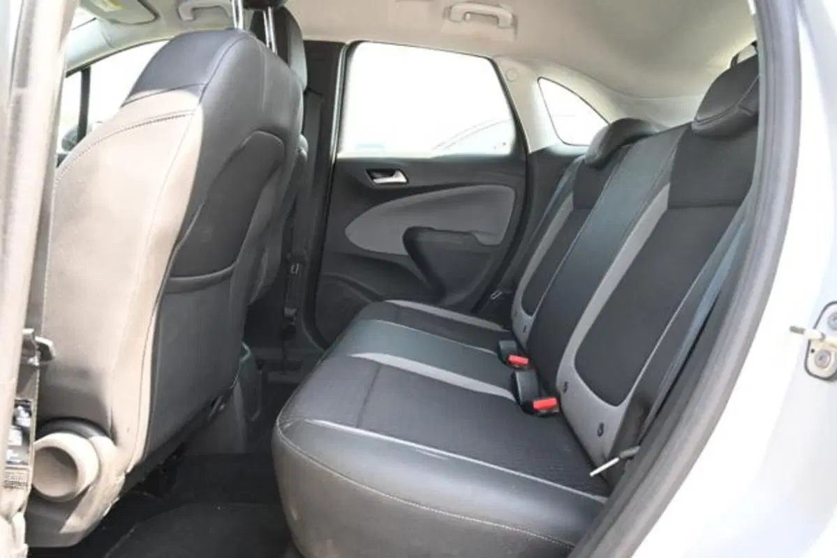 Opel Crossland X usata a Torino (13)
