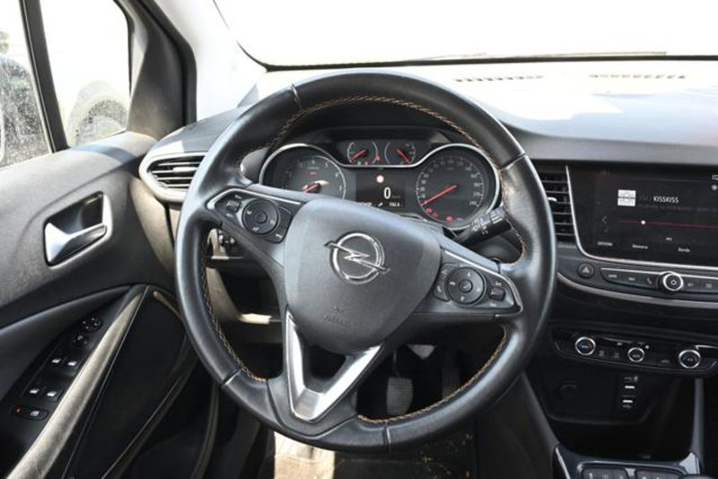 Opel Crossland X usata a Torino (14)