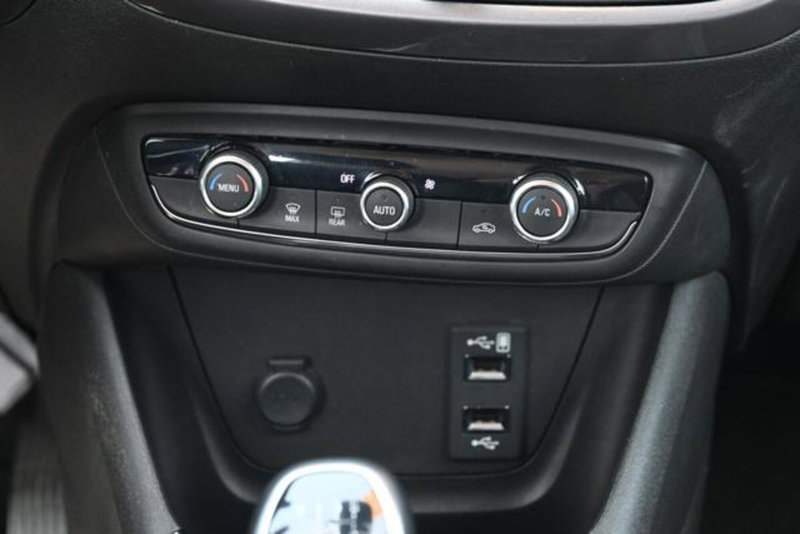 Opel Crossland X usata a Torino (17)