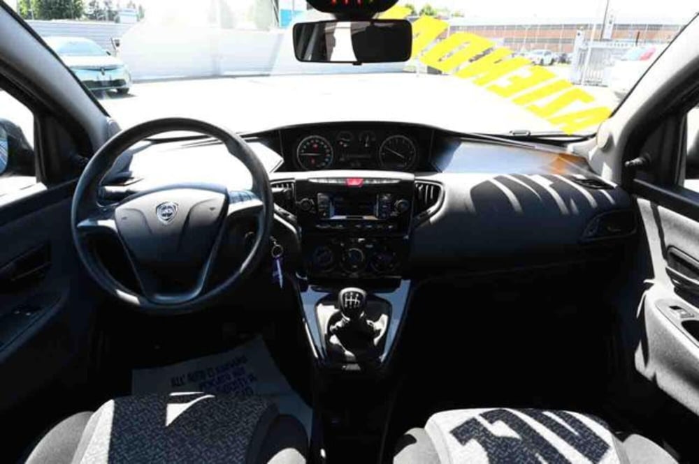 Lancia Ypsilon usata a Torino (11)