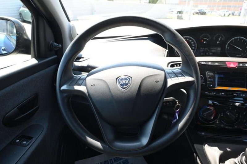 Lancia Ypsilon usata a Torino (16)
