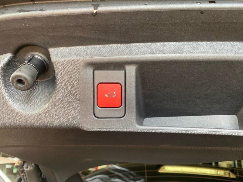 Peugeot 308 SW nuova a Torino (14)