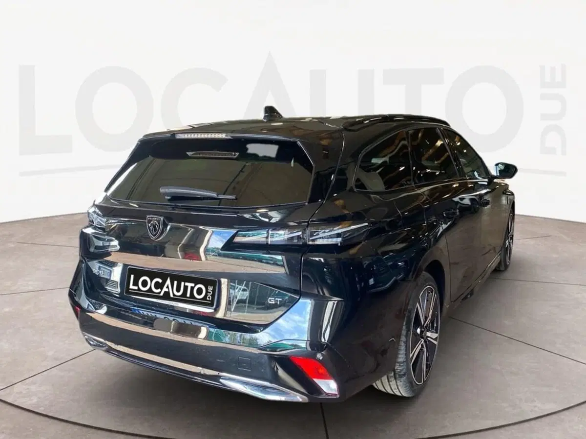 Peugeot 308 SW nuova a Torino (4)