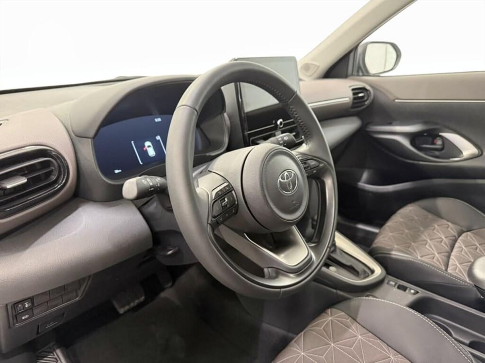 Toyota Yaris Cross nuova a Monza e Brianza (12)