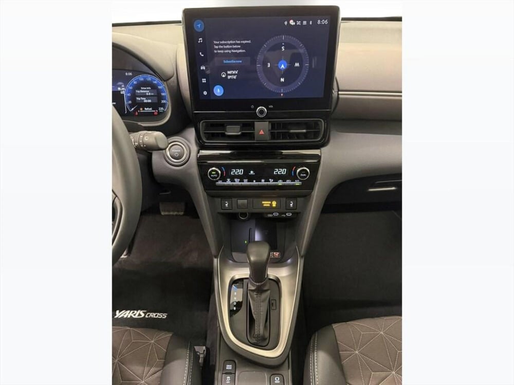 Toyota Yaris Cross nuova a Monza e Brianza (13)