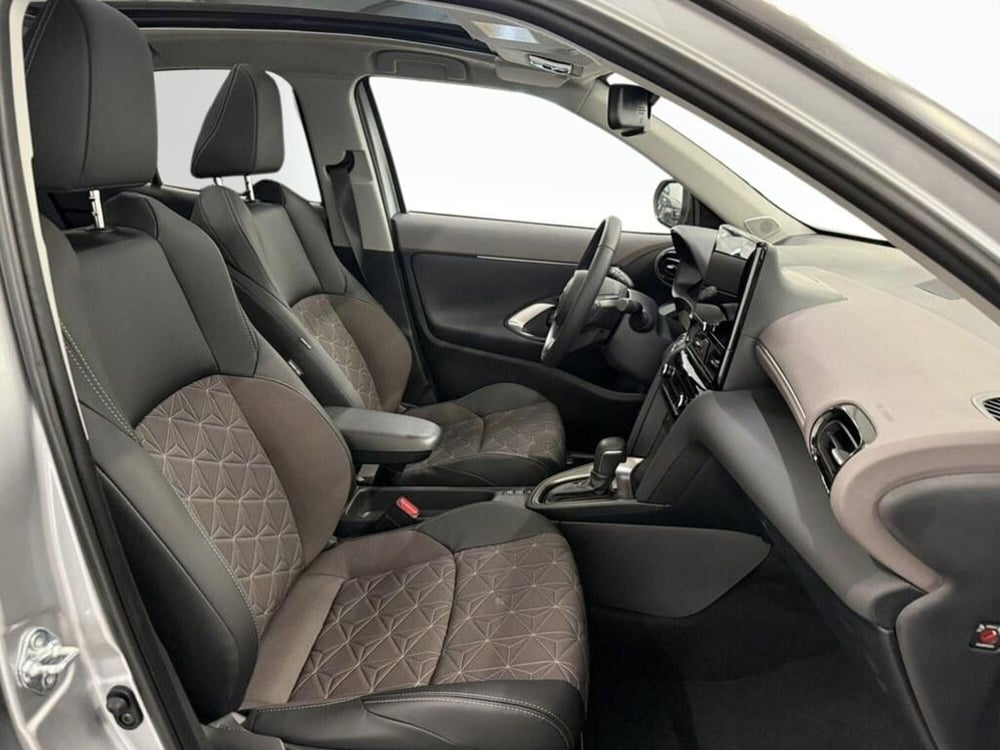 Toyota Yaris Cross nuova a Monza e Brianza (9)