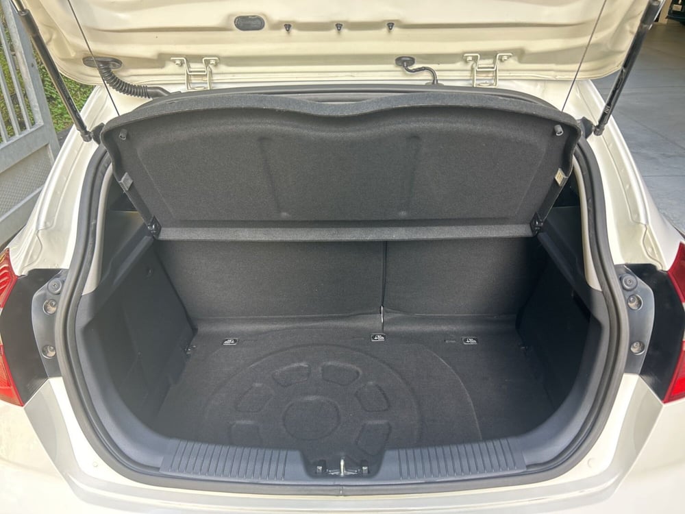 Kia Rio usata a Vercelli (14)