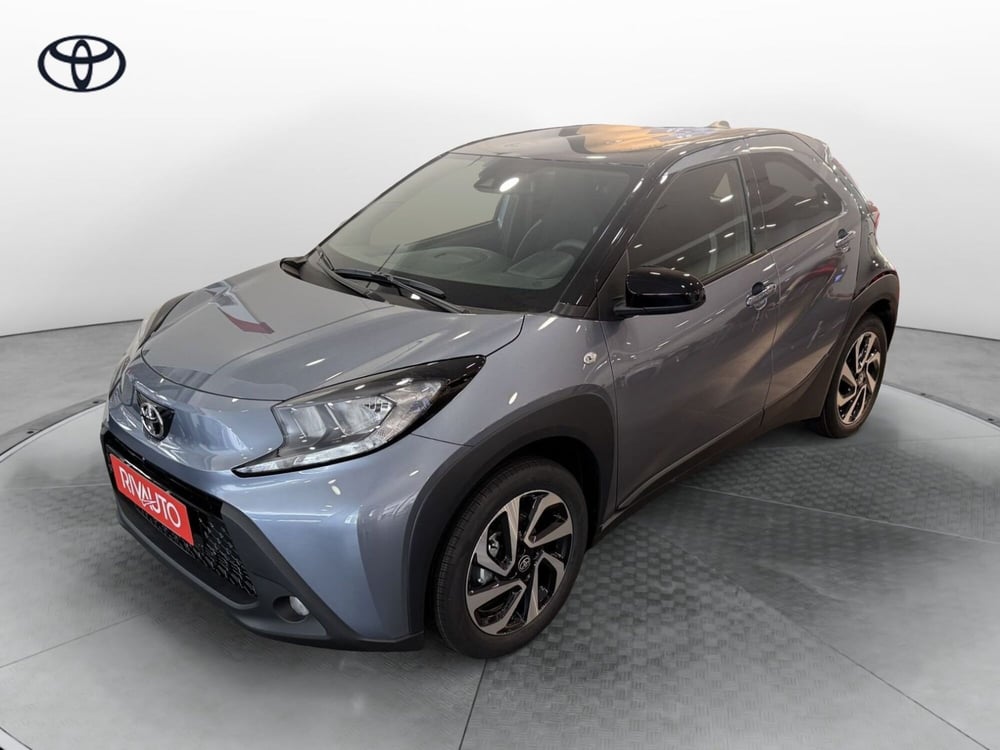 Toyota Aygo X nuova a Como